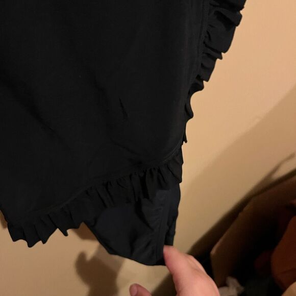 Beyond Control One Piece Swimsuit 8 Black Strapless Ruffle Flowy Tummy Control - Picture 6 of 10